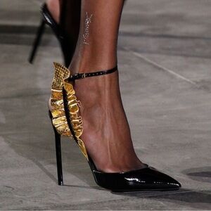Saint Laurent High Heels Pumps! Perfect Christmas and NYE shoes!